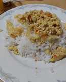 Arroz al vapor con huevos revueltos
