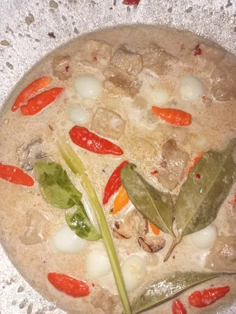 Langkah Mudah untuk Membikin Resep Krecek + telor puyuh yang Menggugah Selera Anti Ribet, Sempurna