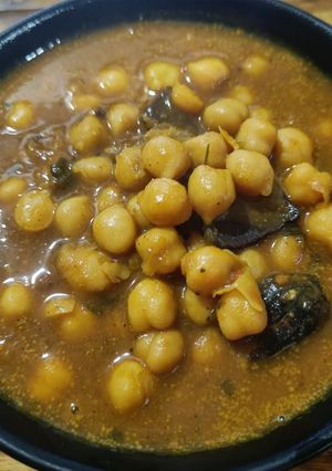 A picture of Chole without garlic onion.