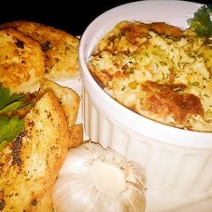 A picture of Mike's Creamy Roasted Garlic Spread.