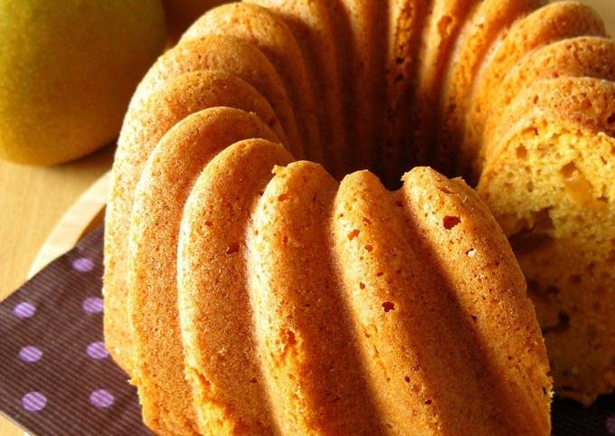Step-by-Step Guide to Prepare Speedy Carameled Asian Pear and Cream Cheese Pound Cake