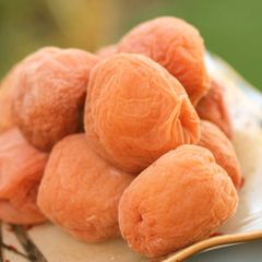 A picture of Even Abroad! Not Umeboshi Pickled Plum, but Pickled Apricot.