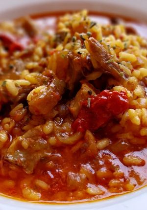 Una foto de Arroz caldoso de costillas de cerdo y sobrasada