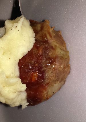 A picture of Meatloaf Muffin Maddness.