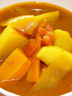 A picture of Simple, Healthy and Additive-Free Vegetable Soup Curry.