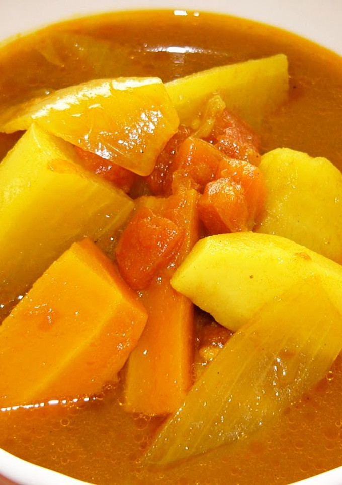 A picture of Simple, Healthy and Additive-Free Vegetable Soup Curry.