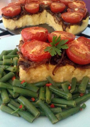 A picture of Vickys Tomato & Onion Polenta Cake w Bean Salad, GF DF EF SF NF.