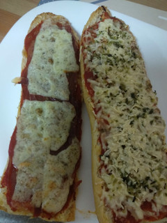 Una foto de Paninis caseros
