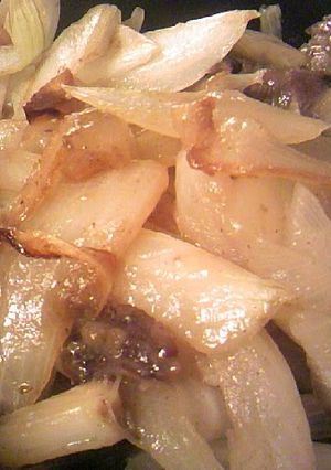 A picture of Sliced Beef and Onions in Butter-Soy Sauce.