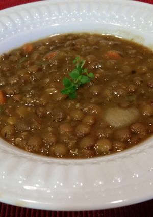A picture of Easy Lentil Soup.