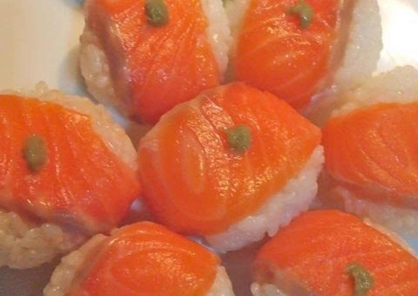 Salmon Temari Sushi Balls