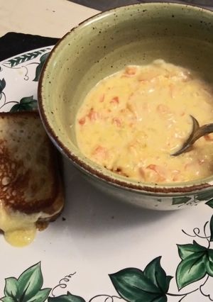 A picture of Cheesey Veggie Soup from a Mix.
