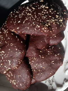 A picture of Innocent brownie cookies.