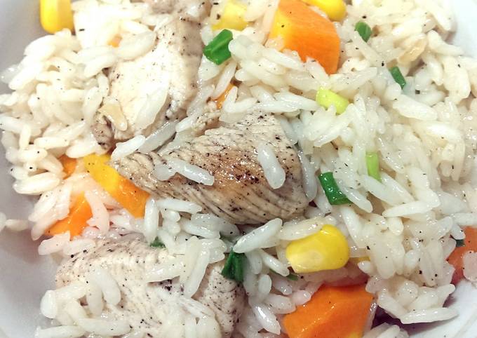 Steps to Make Perfect Rice with chicken and vegetables