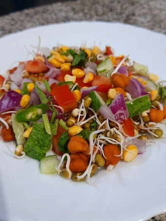 Easy Steps to Make Recipes Mixed Sprout Salad the Delicious Can Pamper Your Tongue.