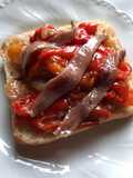 Chapata con esgarrat y anchoas