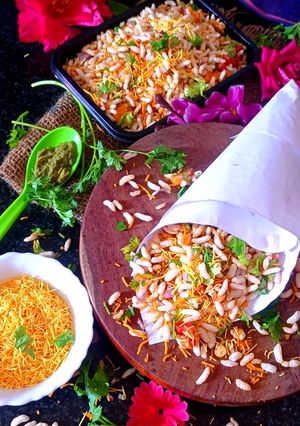 मुरमुरा भेल चाट(murmura bhel chaat recipe in hindi) रेसिपी मुख्य फोटो