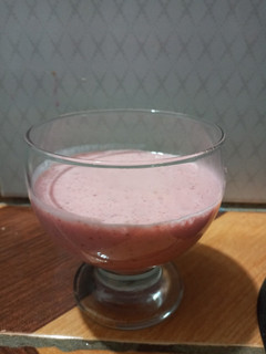 Una foto de Jugo de frutilla cremosa de Eli