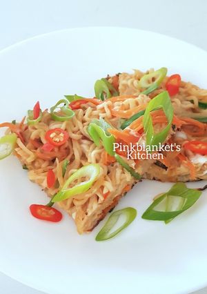 A picture of Crustless Instant Noodle Cake.