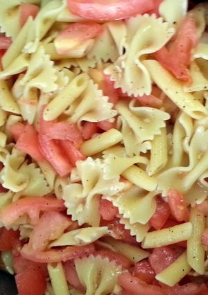 A picture of Pasta With Non-Cooked Tomatoes.