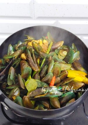Foto resep Kerang Ijo Kuah Kuning