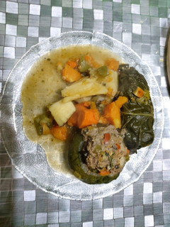 Una foto de 2 x1 🍲 Niños envueltos y Zapallitos rellenos