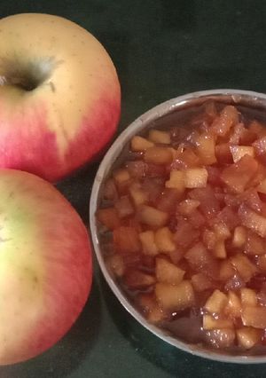 એપલ કેરેમલ સોસ (chunky apple caramel sauce recipe in Gujarati) રેસીપી મુખ્ય ફોટો