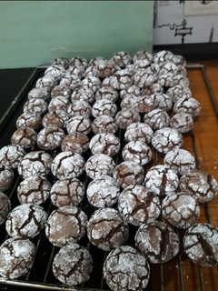 Una foto de Galletas craqueladas de chocolate