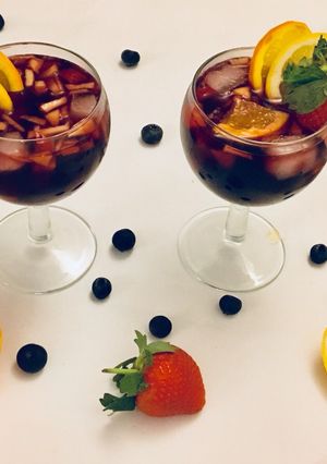 A picture of Instant sangria cocktail.