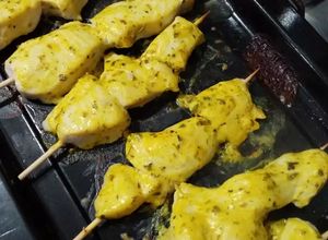 Una foto de Brochetas de pollo muy sabrosas