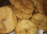 Una foto de tortas fritas con harina 0000 sin levadura