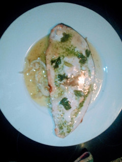 Una foto de Pez espada en salsa verde al horno