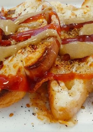 A picture of Cheese Garlic Bread.