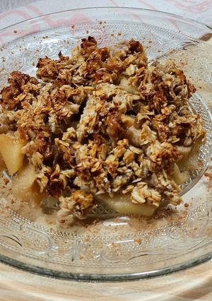 Una foto de 🍎🍯 Apple crumble de avena, nuez y miel 🍎 sin masa 🍯🍎
