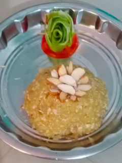हिरव्या सफरचंदाचा हलवा (hirva safarchandacha halwa recipe in marathi) रेसिपी चे मुख्य फोटो