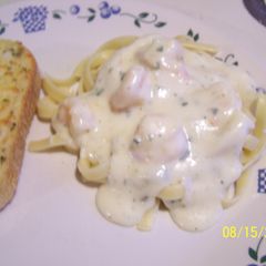 A picture of Shrimp Alfredo.