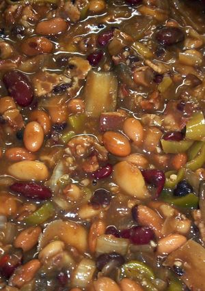 A picture of Jazzy's kicked up baked beans.