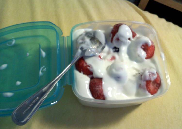 Simple Way to Make Homemade yummy yogurt parfait