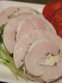 A picture of Basil & Cheese Chicken Ham.