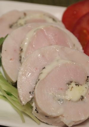 A picture of Basil & Cheese Chicken Ham.