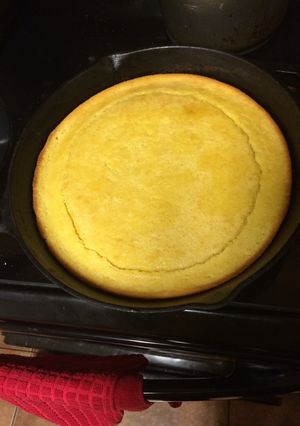 A picture of Sweet Skillet Corn Bread.