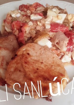 Una foto de Filete de lomo a la plancha con ensalada de pimientos asados