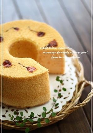 A picture of Sakura-Flavored Chiffon Cake.