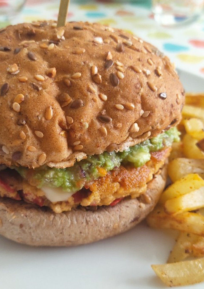 Una foto de Hamburguesa de tofu y piquillo