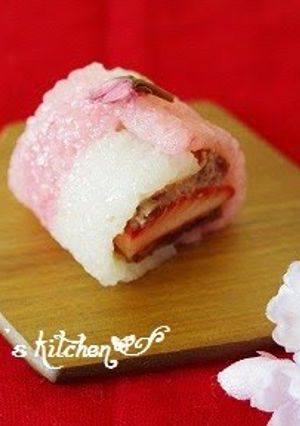 A picture of Sakura-Colored Japanese Confectionery.