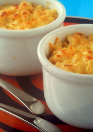 A picture of Mac N Cheese.