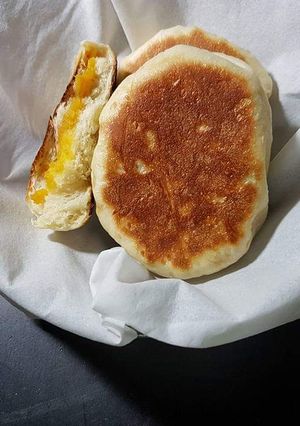 Hình của món Bánh mì không lò nướng - bánh mì mè (vừng) nhân khoai lang.