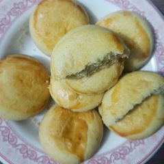 A picture of Almond naankhatai without oven own recipe ♥️.