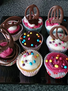 A picture of delicious cupcakes.