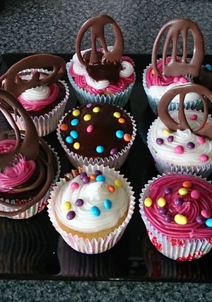 A picture of delicious cupcakes.